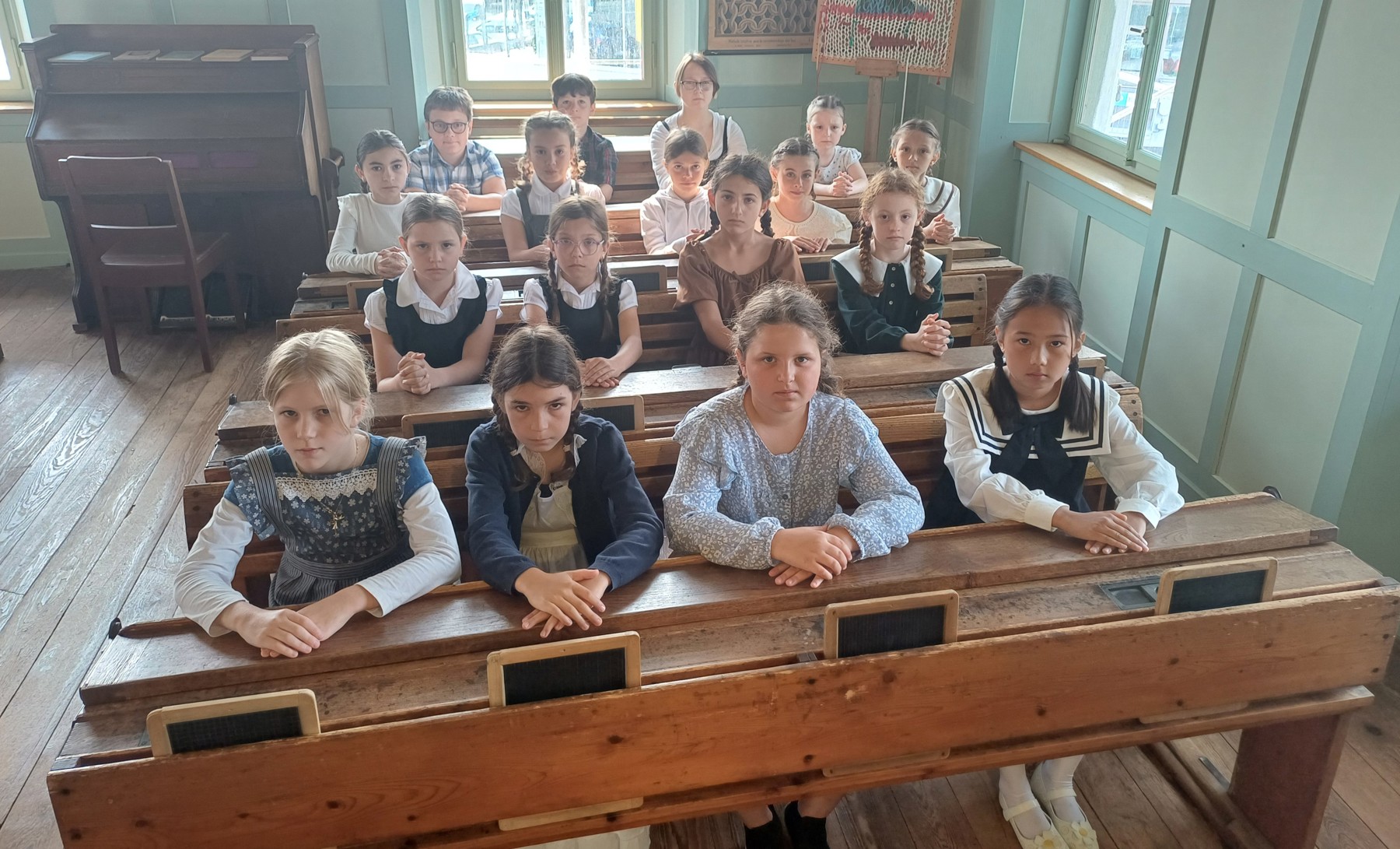 111-jahre-schulhaus-breite-sch-lerinnen-und-sch-ler-erleben-die