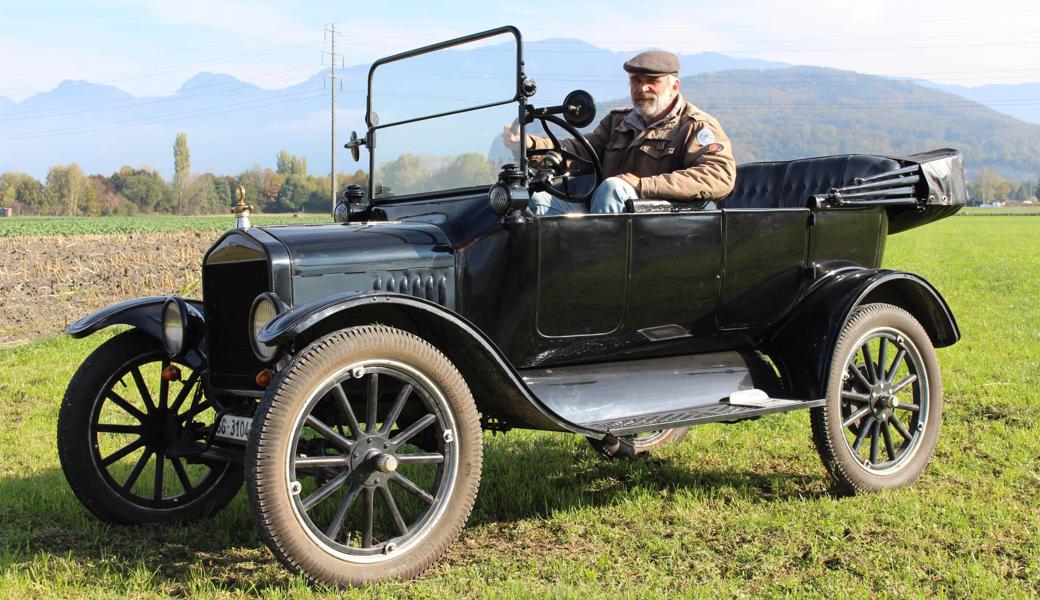Helmut Kühnis mit seinem Ford Modell T, das bald seinen 100. Geburtstag feiern darf.