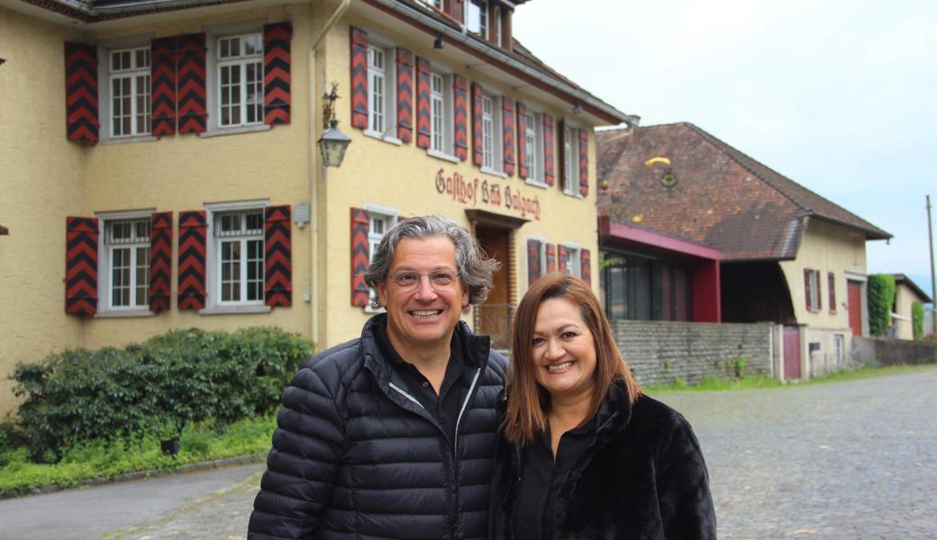 Bernd Schützelhofer und Jackie Pedregal freuen sich über die Auszeichnung.