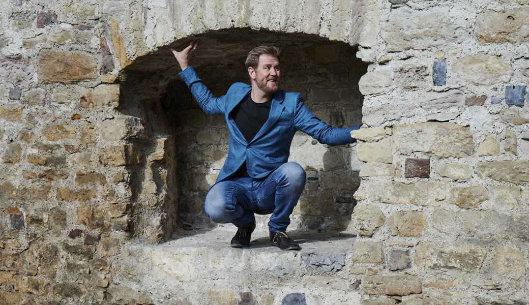 Benedikt Meyer ist süchtig nach dem Geruch von alten Mauern und den Geschichten, die dahinterstecken. In der Bühne Marbach lässt er sich darüber aus. 