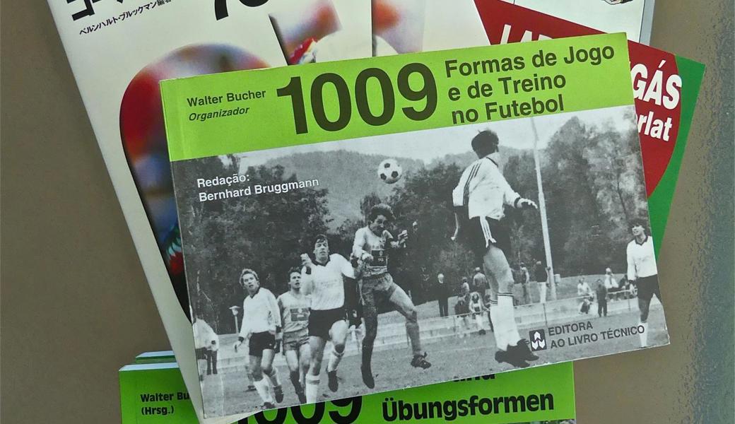 Bruggmanns Fussballlehrbücher kamen in fünf Sprachen heraus.