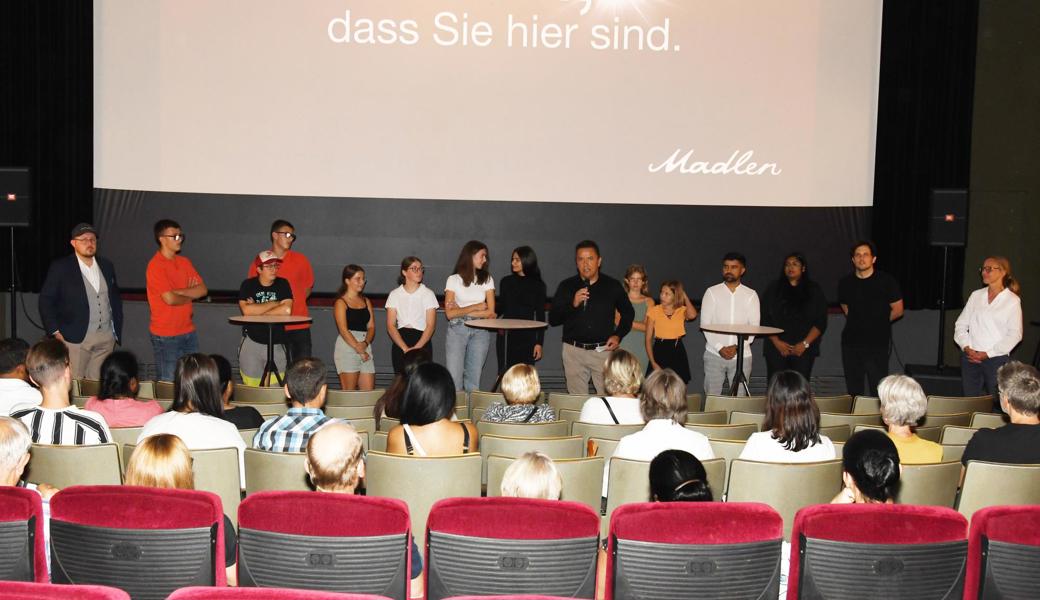 Sie sind frei von Vorurteilen und voller Überraschungen. Die Jugendlichen berichten von ihren Eindrücken am Dreh des Dokumentarfilms «Zeig mir, wie Du glaubst.»   Sie sind frei von Vorurteilen und voller Überraschungen. Die Jugendlichen berichten von ihren Eindrücken am Dreh des Dokumentarfilms «Zeig mir, wie Du glaubst.»