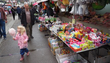Popcorn, Mode und Spielzeug: Gross und Klein besuchten den Jakobimarkt