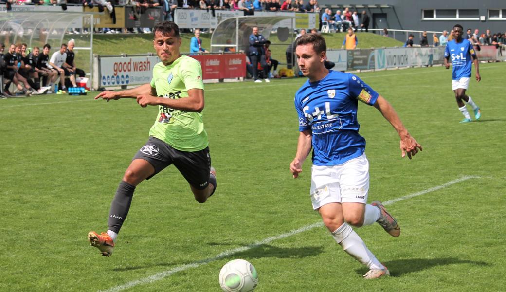 Flügelflitzer Samuel Thönig (rechts) bleibt dem FC Widnau auch für die kommende Saison erhalten.