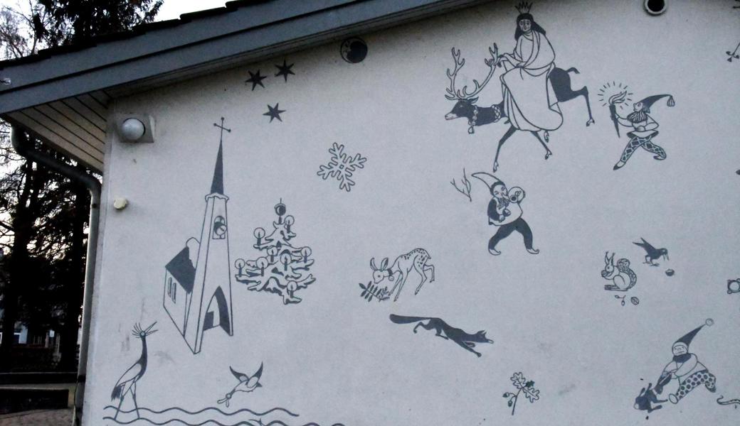 Den Kindergarten Rüti bemalte Albert Wider mit einem Graffiti. Es zeigt, wie das «Steakaborawibli» auf dem Hirsch von Hohenems nach Lustenau zur Christmette reitet.