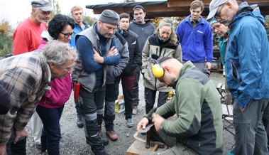 «Mähen und Dengeln»: Traditionelles Handwerk interessierte