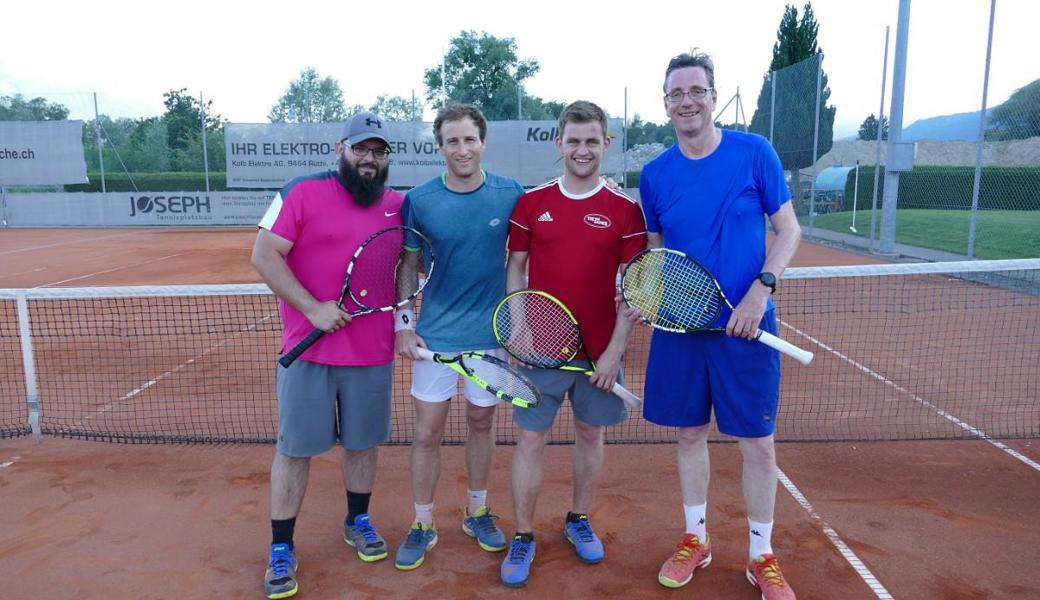 Die beiden Finalteams v.l. Michael Schneider, Björn Schneider, Jonas Kobler und Georg Lechtenböhmer