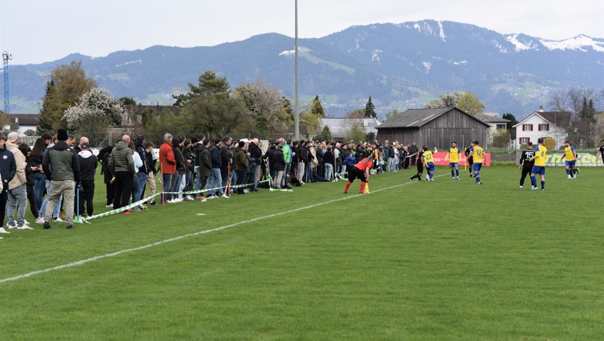 Das Spiel auf dem Auer Ausweichplatz Wisen war gut besucht.