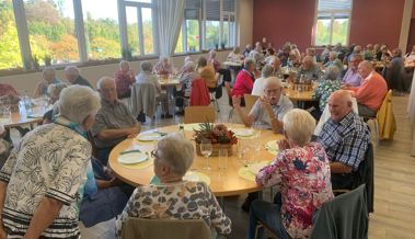 Die Seniorinnen und Senioren besuchten eine Gärtnerei in Dürnten
