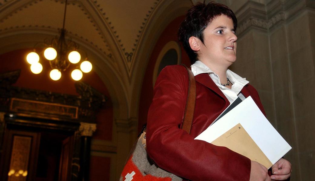 Jasmin Hutter am 20. November 2003, ihrem ersten Tag als Nationalrätin im Bundeshaus.
