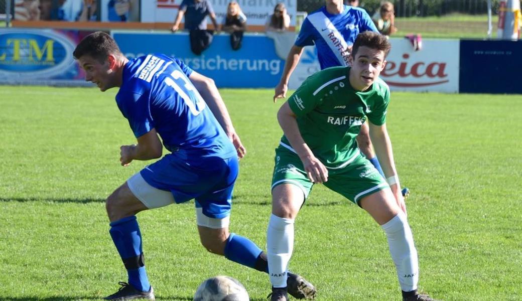 Den Blick nach vorne gerichtet (v.l.): Nino Schnüriger vom FC Rüthi und Alessio Celentano vom FC Rebstein.