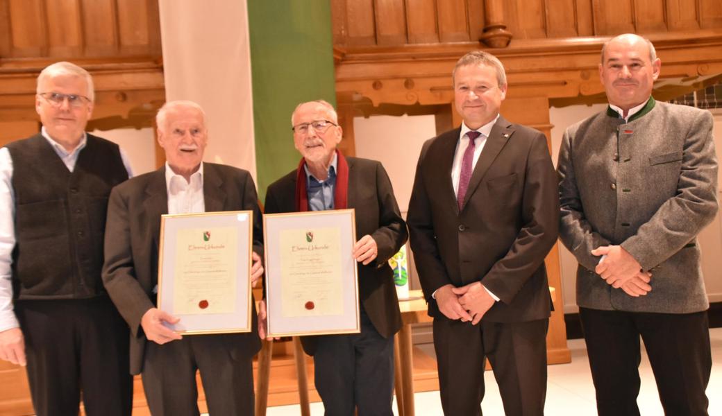 Von links: Marcel Steiner, Ernst Züst, Peter Eggenberger, Alfred Stricker und Gino Pauletti anlässlich der Ehrung. 