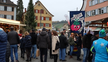 Kalt, dafür kein Regen: Jahrmarkt in Thal ist gut besucht