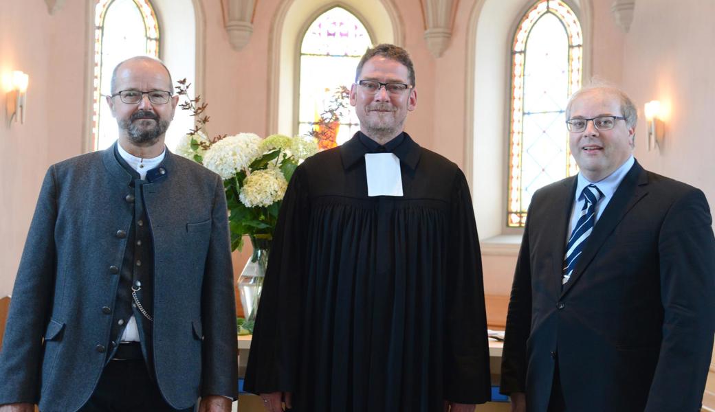 Feierliche Amtseinsetzung in der Kirche Salez, von links Pfarrer Rolf Bärtsch, Vizedekan Lars Altenhölscher und der Präsident der Kirchenvorsteherschaft, Michael Berger. Feierliche Amtseinsetzung in der Kirche Salez, von links Pfarrer Rolf Bärtsch, Vizedekan Lars Altenhölscher und der Präsident der Kirchenvorsteherschaft, Michael Berger.