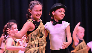 Der TV Rüthi ging an seiner Turnerunterhaltung auf spannende Zeitreisen