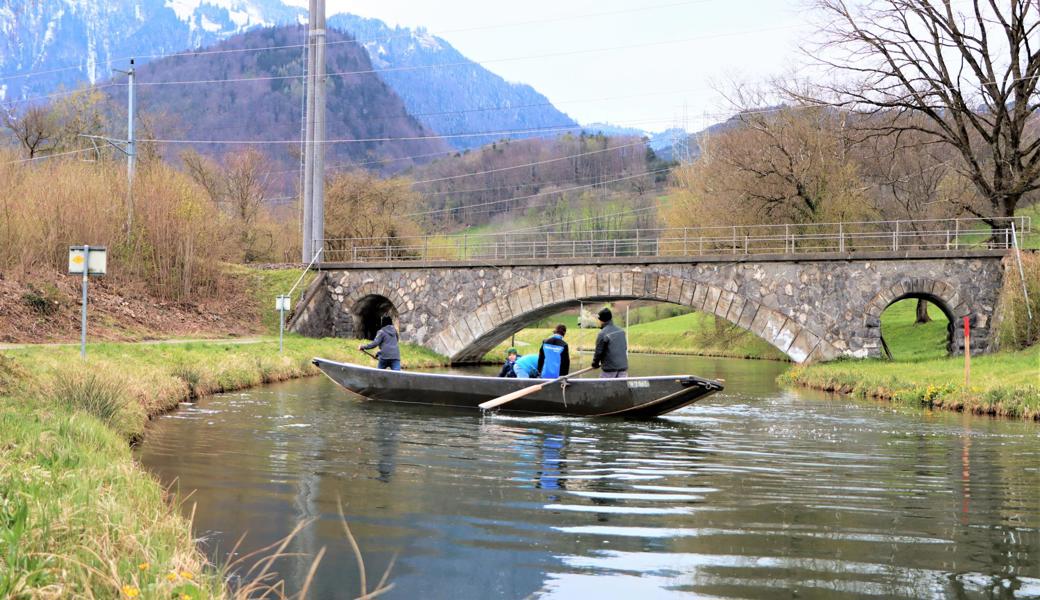 Der Rheintaler Binnenkanal dient der Bevölkerung wie hier in Rüthi als Naherholungsgebiet. Damit er seinen vielfältigen Aufgaben gerecht wird, müssen laufend Unterhaltsarbeiten ausgeführt werden.