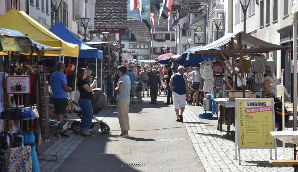 Die Verkaufsflächen am Jakobi-Markt standen dicht beisammen.