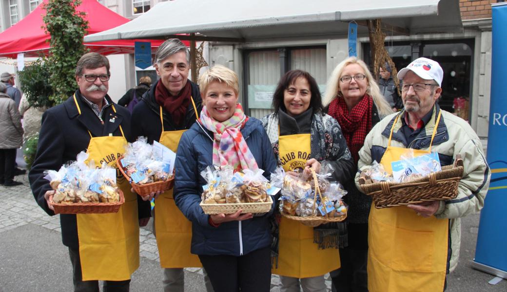 Der Lions Club Rorschach verkaufte Kekse zugunsten der Winterhilfe in Rheineck und Thal.