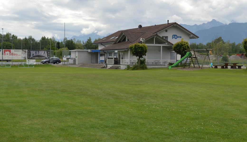 Der Sportplatz Rheinblick in Rüthi soll sich zum Zentrum und Treffpunkt aller Vereine entwickeln. Mit einem Erweiterungs- oder Neubau wird das Raumangebot den Bedürfnissen der Vereine angepasst