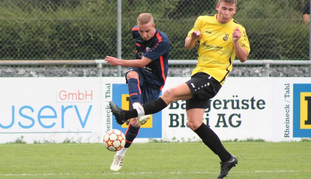 Manuel Baumann (links) und der FC Rheineck drückten dem Spiel ihren Stempel auf.