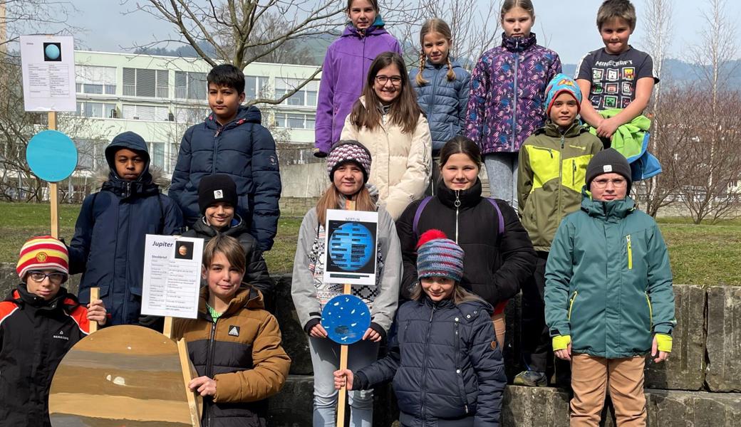 Die Altstätter Fünftklässler sind wütend und traurig. Vandalen haben ihren Planetenweg gleich mehrmals demoliert.