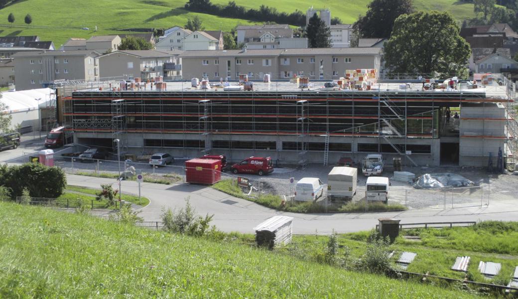 Der Neubau der einzigen Migros-Filiale in der Region Appenzeller Vorderland an der Obereggerstrasse in Heiden ist auf Kurs.