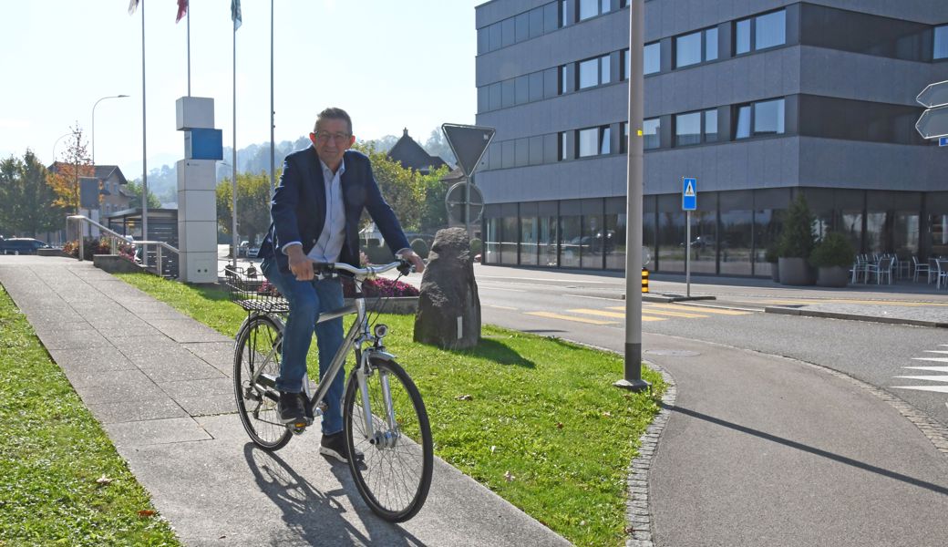 Warum Gemeindepräsident Friedauer nicht auf der Industriestrasse radelt