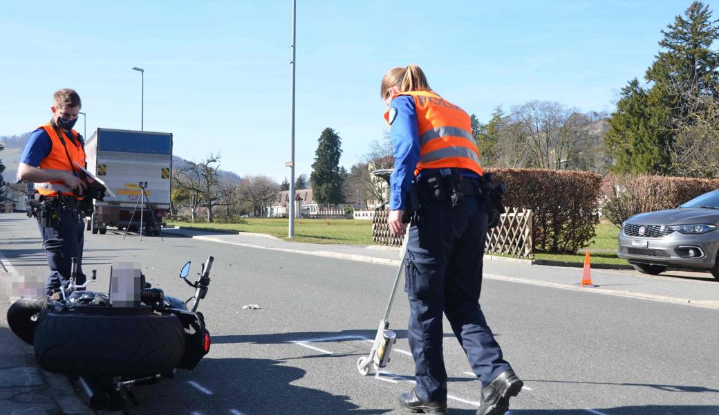 Die Polizei bei der Unfallaufnahme.