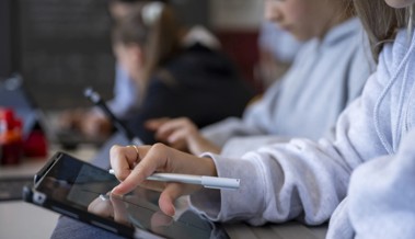 Aus Gesundheitsgründen: Elternrat will WLAN in Schulhäusern abschalten Aus Gesundheitsgründen: Elternrat will WLAN in Schulhäusern abschalten
