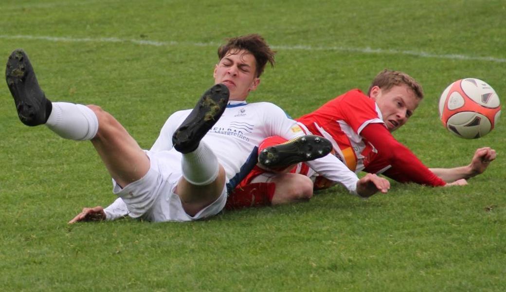 Von der Tabellenspitze abgestürzt (v.l.): Der FC St. Margrethen (Erolind Sylaj) und der FC Montlingen (Sandro Walt).