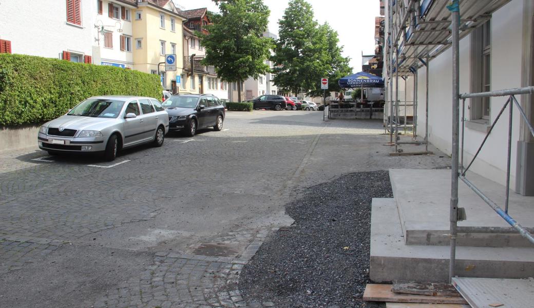 Hier, auf der Nordseite des Museums Prestegg, das derzeit umgebaut wird, befand sich bis in die Dreissigerjahre des 19. Jahrhunderts ein Feuerlöschweiher.