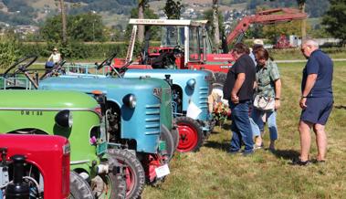 Traktoren-Oldies treffen sich in Balgach