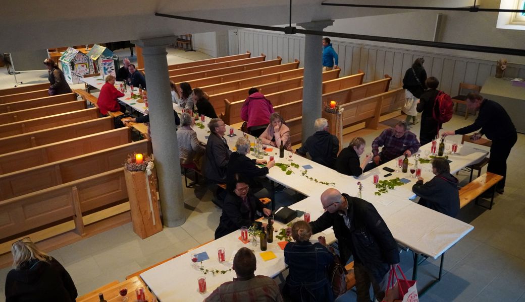 Festliche Tafel in der Evangelischen Kirche Wolfhalden