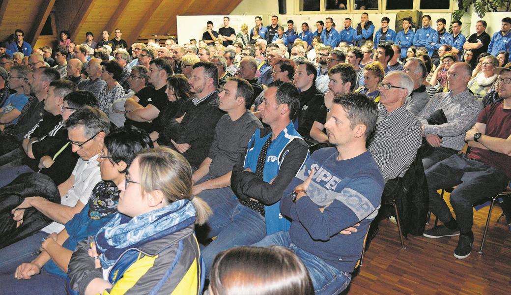 Der Werkhofsaal in Rüthi war beim Informationsanlass zum Clubhaus-Neubau bis auf den letzten Platz besetzt.