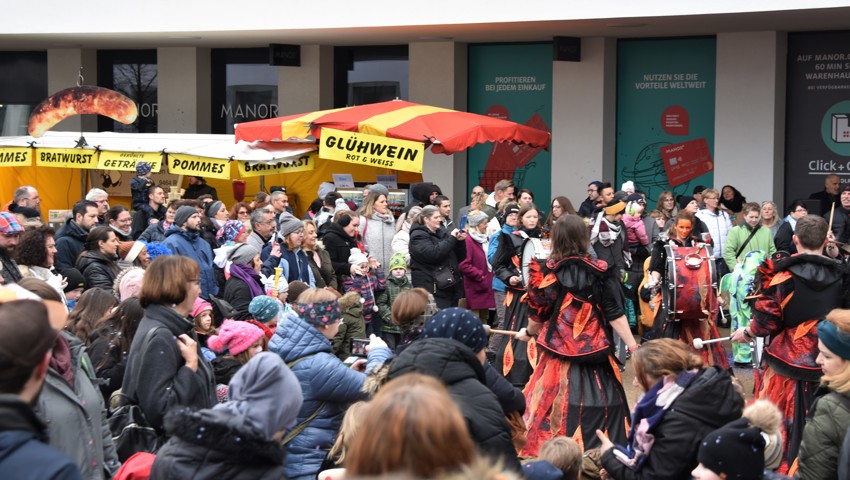 Spass für Gross und Klein bei der «Fasnacht am Markt»