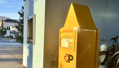 Die gelbe Pyramide von Altstätten: Rätsel um den spitzen Briefeinwurf