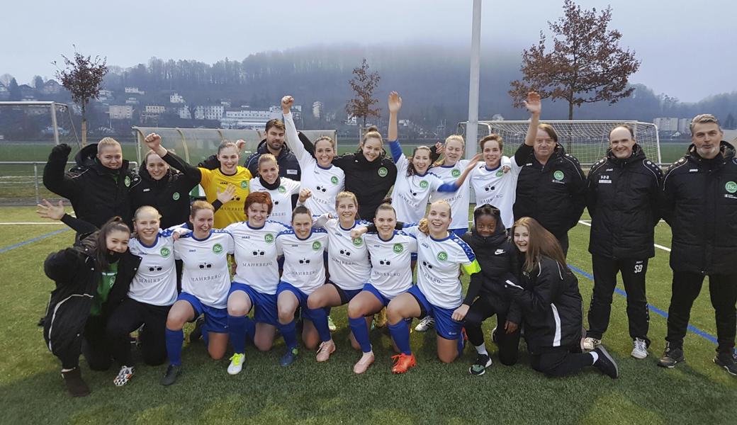 Grosser Jubel bei den Ostschweizer Fussballerinnen und ihrem Staff: Sie sind im Schweizer Cup unter den besten Vier.