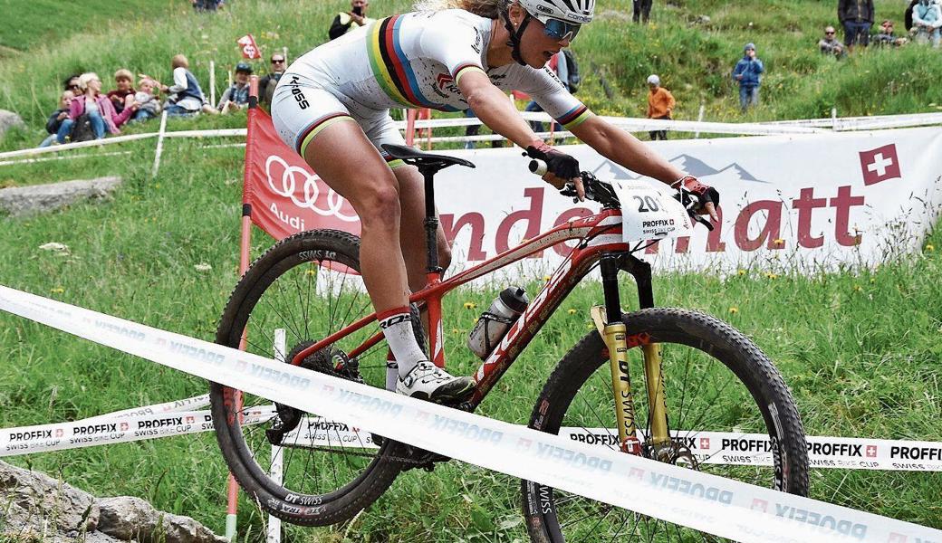 Die 25-jährige Jolanda Neff feierte in Andermatt ihren neunten Schweizer Meistertitel. Ihr Rennen kam einer Machtdemonstration gleich: Die Thalerin siegte mit 2:37 Minuten Vorsprung.
