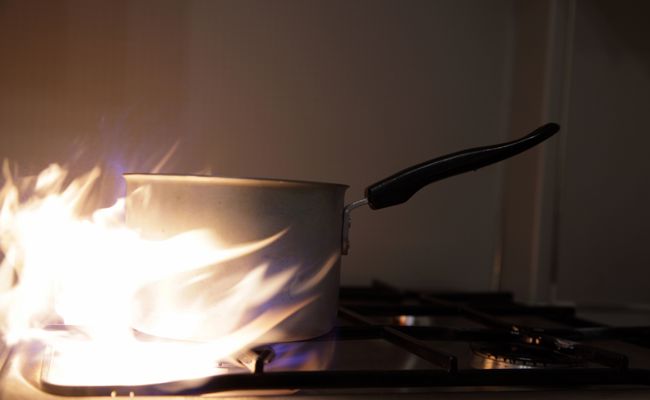 70 Einsatzkräfte bei Küchenbrand in einem Mehrfamilienhaus im Einsatz