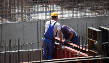 Anstieg der Arbeitslosigkeit setzt sich fort – Zunahme im Rheintal besonders stark