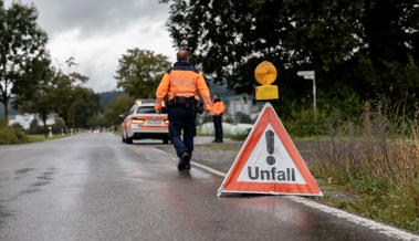 Ein 39-jähriger Mann stürzt mit E-Scooter – die Polizei stuft ihn fahrunfähig ein