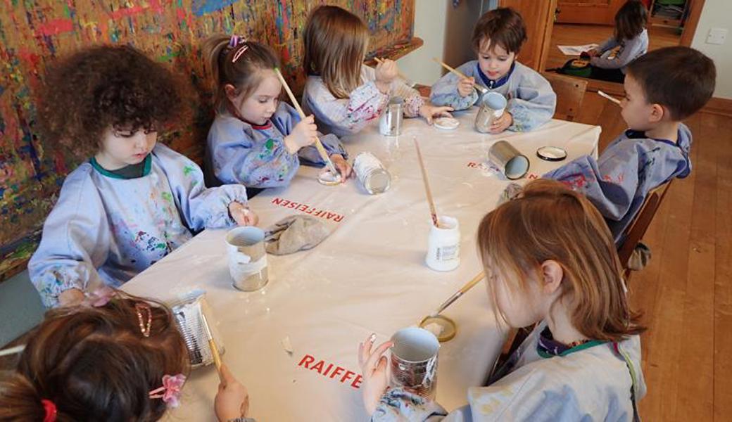 Verschiedenste Aktivitäten erleichtern den Kindern den Einstieg in die Schule.