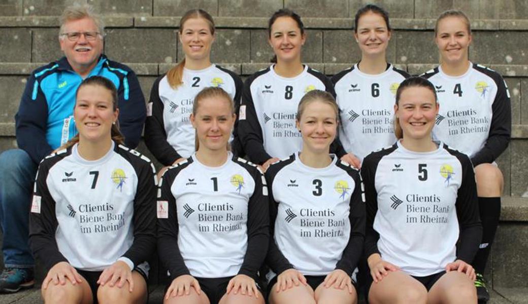 SVD Diepoldsau-Schmitter: (oben v. l.) Trainer Toni Lässer, Svenja Wrede, Katrin Lüchinger, Eva Tüscher, Jamie Bucher; (unten v. l.) Tanja Bognar, Mirjam Schlattinger, Eva Lässer und Sarina Mattle.