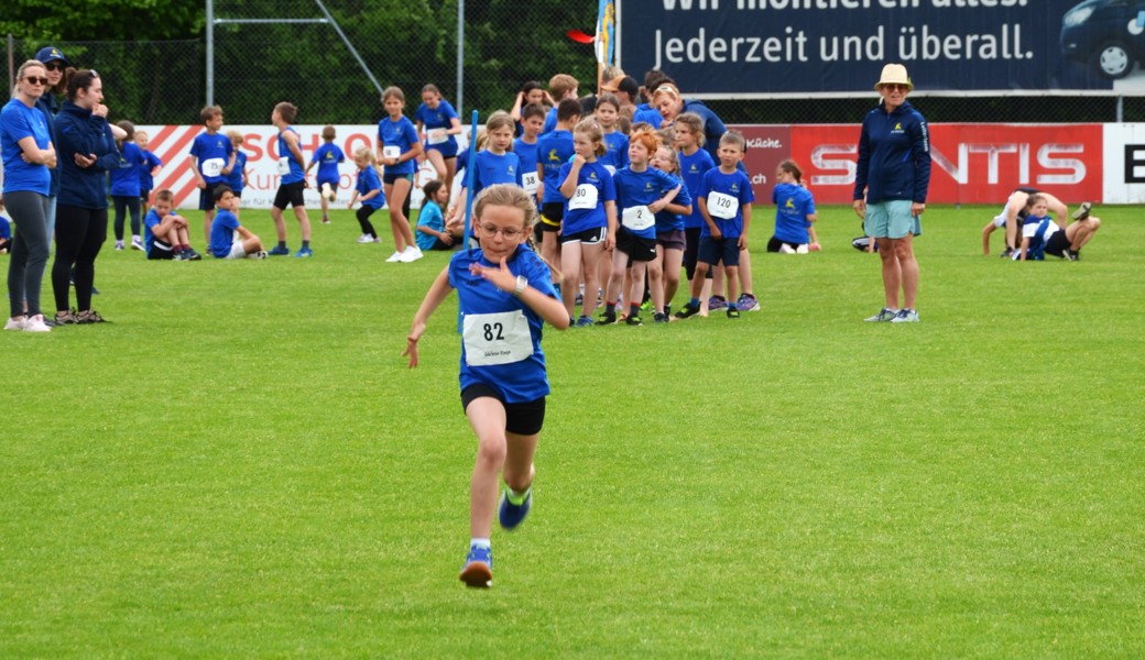 Fast 500 Kids am Jugitag auf dem Rüthner Rheinblick