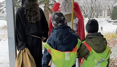 Samiklaus besucht Kinder vom Schülerhort 