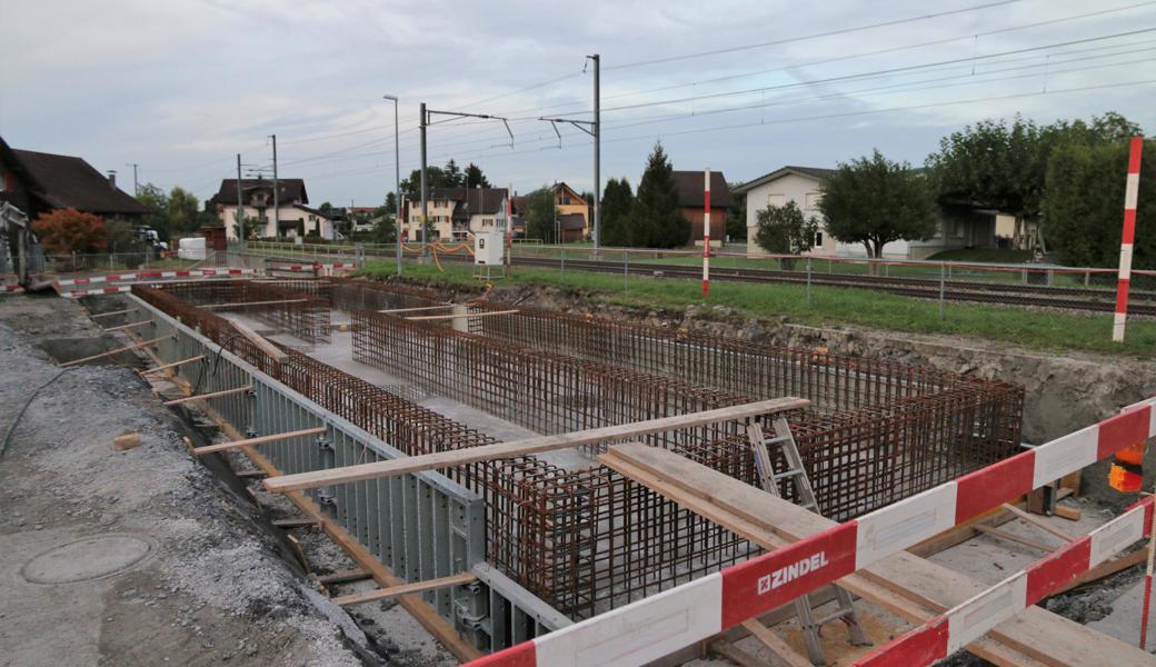 Diese Baustelle beim Bahnhof Oberriet ist Teil des Projekts Doppelspurausbau. Es entsteht ein Bahntechnikgebäude. 