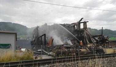 Der Morgen nach dem Grossbrand: Es raucht immer noch