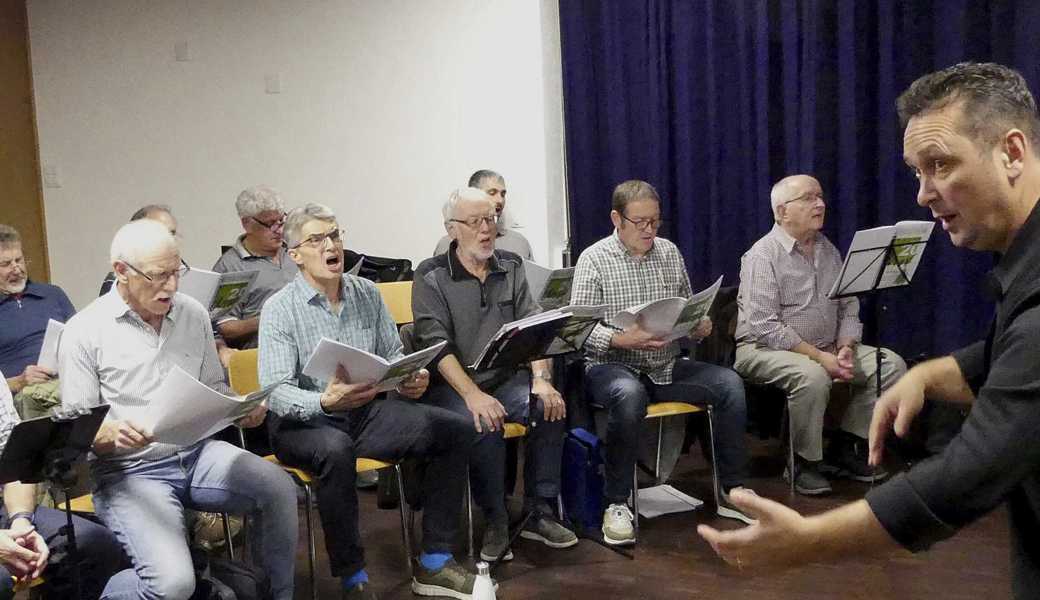 Männerchor-Liederzauber: Auftritt im Freien und drinnen