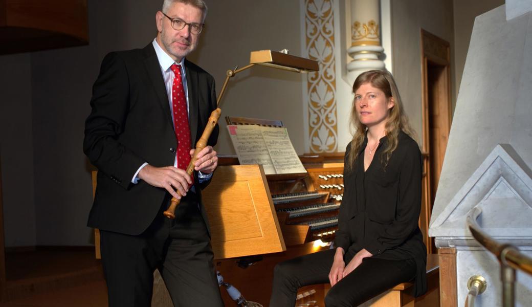 Organistin Lara Schaffner und Blockflötist Hanspeter Küng spielten bei der zweiten Feierabendmusik