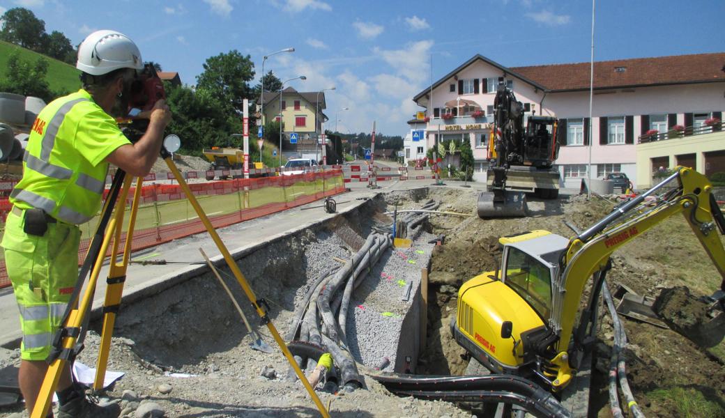 Grossbaustelle an der Mittellandstrasse. 